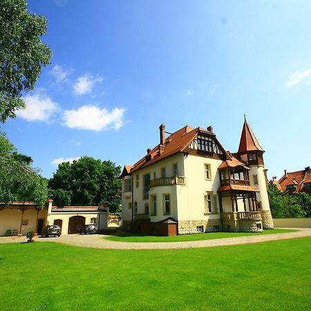 Hotel Palacyk Легница Экстерьер фото
