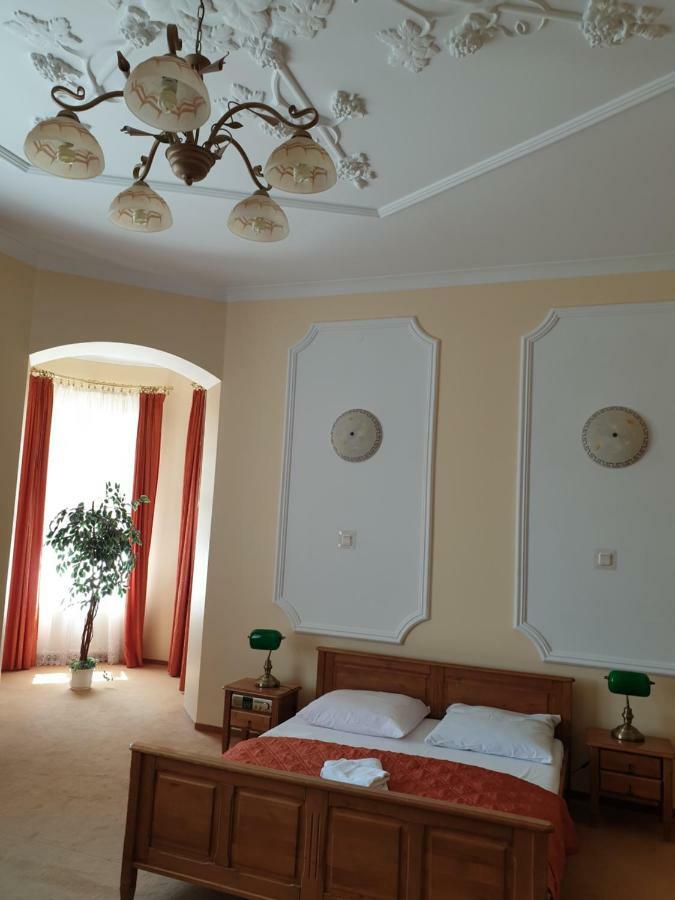Hotel Palacyk Легница Экстерьер фото
