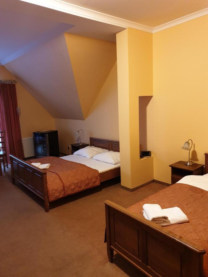 Hotel Palacyk Легница Экстерьер фото